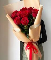 Прекрасный букет 9 красных роз